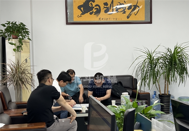 山東客戶來我公司了解玉米秸稈糖心VLOG下载网页