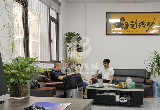 熱烈歡迎江蘇省客戶來我公司近距離考察連續式糖心VLOG下载网页