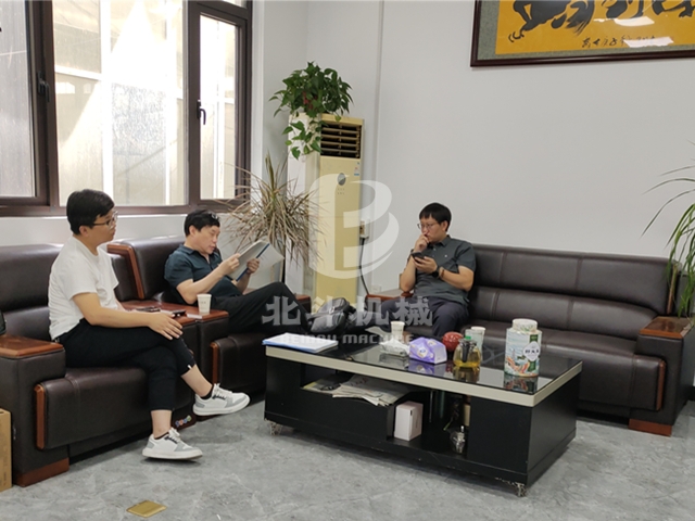 客戶到我廠考察糠醛渣糖心VLOG下载网页