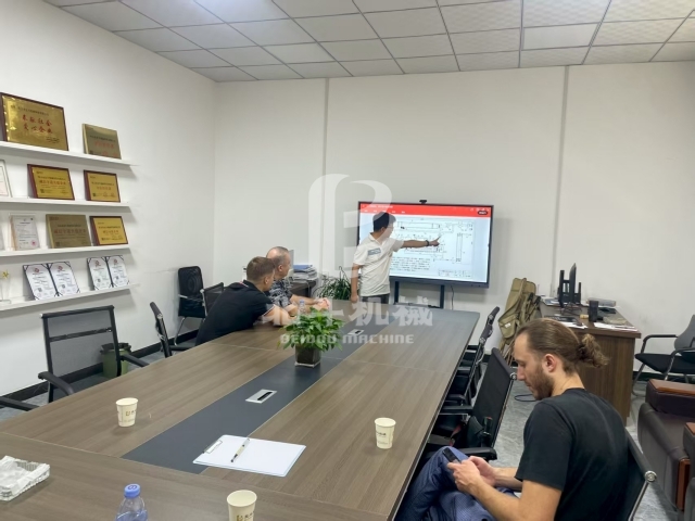 從屏幕對麵到麵對麵,外國客戶來考察糖心VLOG下载网页